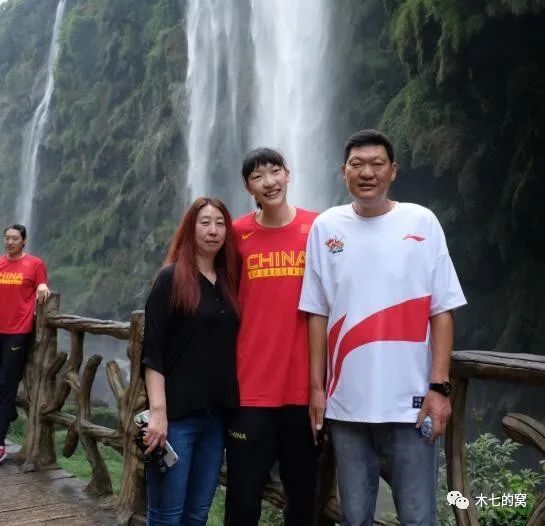 纳西妲腿法娴熟脚法